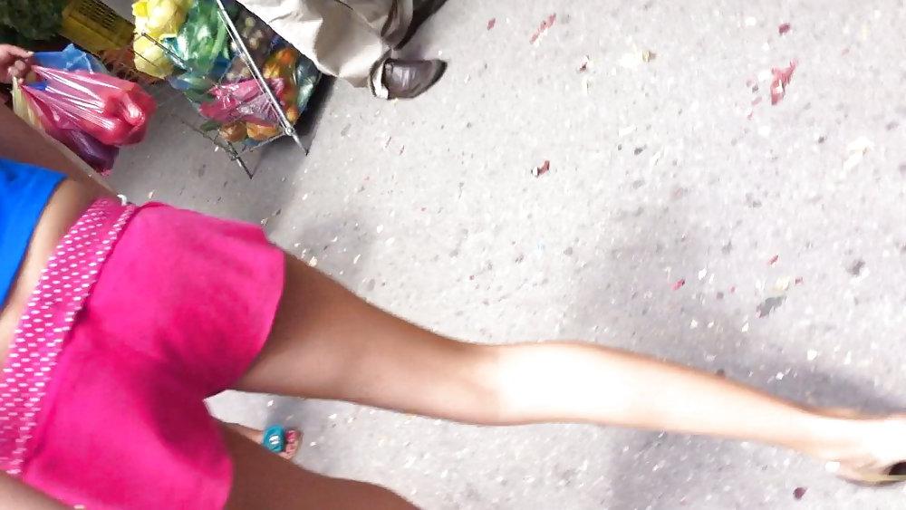 25P GREEK GIRLS IN SHORTS