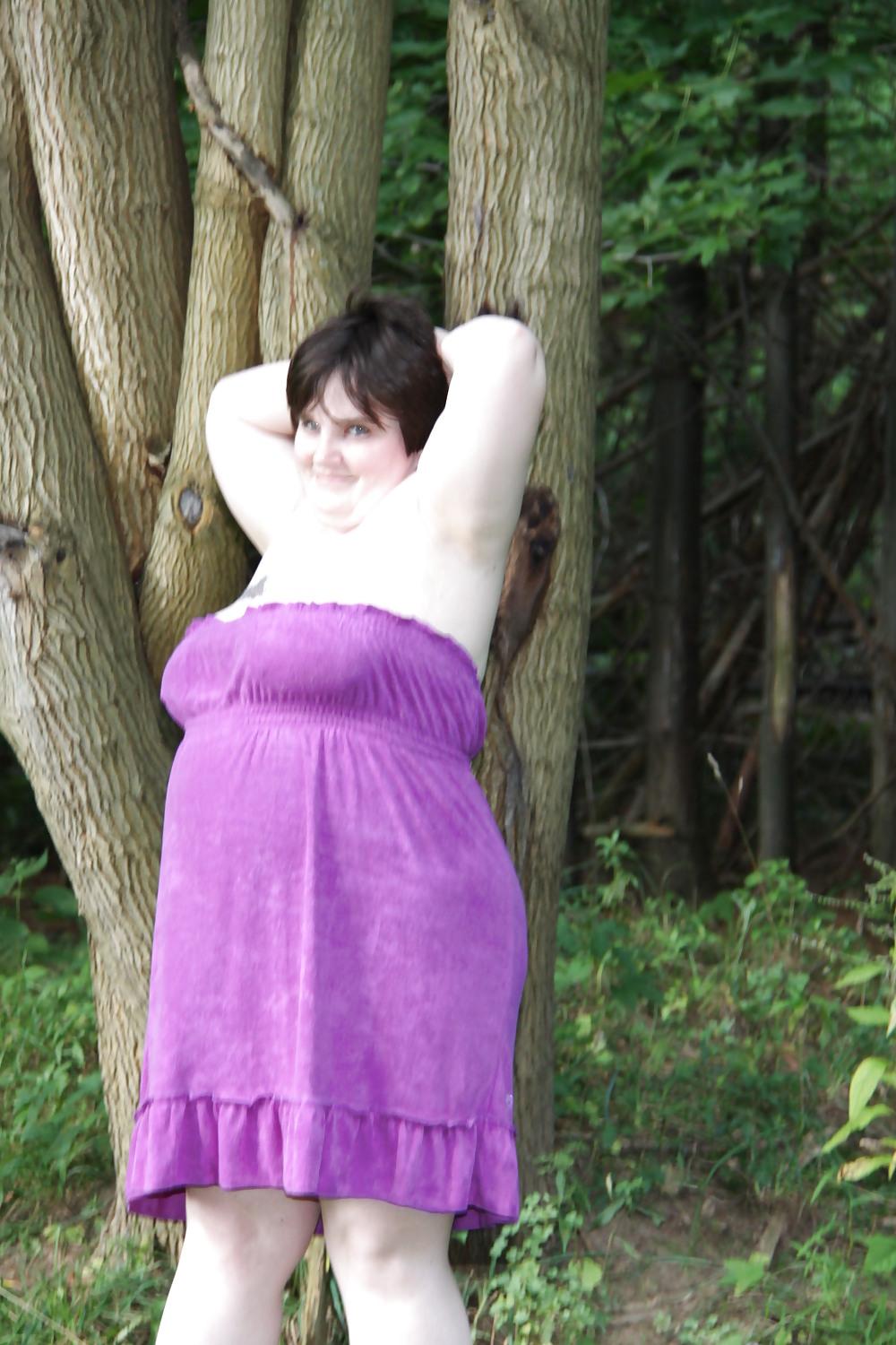 25P BBW Slutwife in park