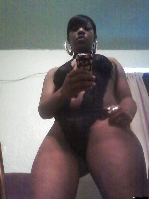 24P Ebony Milf Self Shot