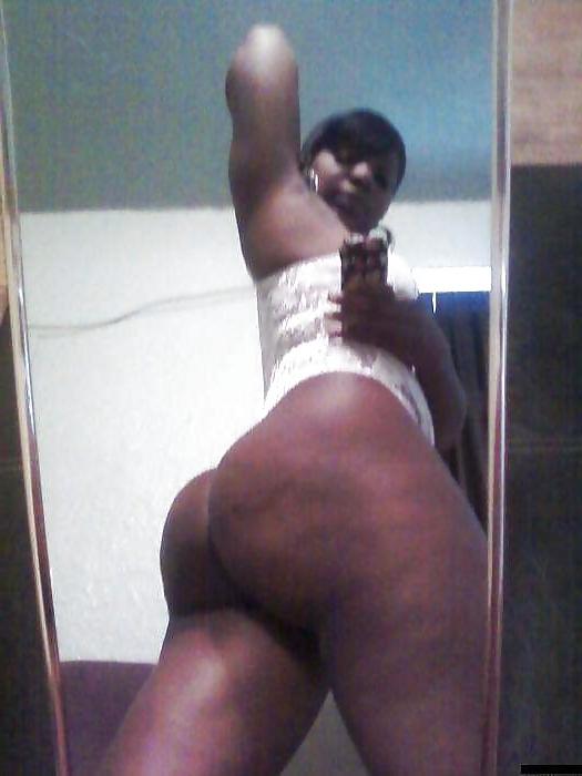 24P Ebony Milf Self Shot