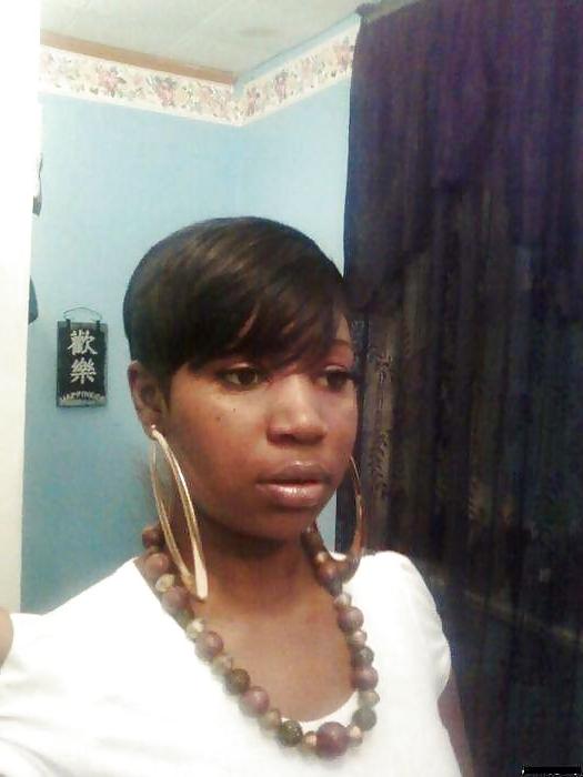 24P Ebony Milf Self Shot