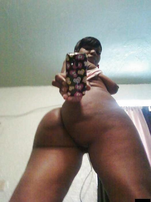 24P Ebony Milf Self Shot
