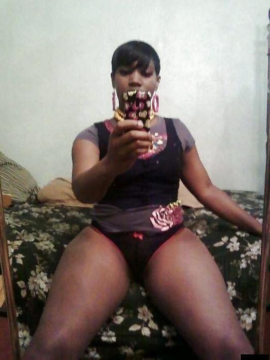 24P Ebony Milf Self Shot