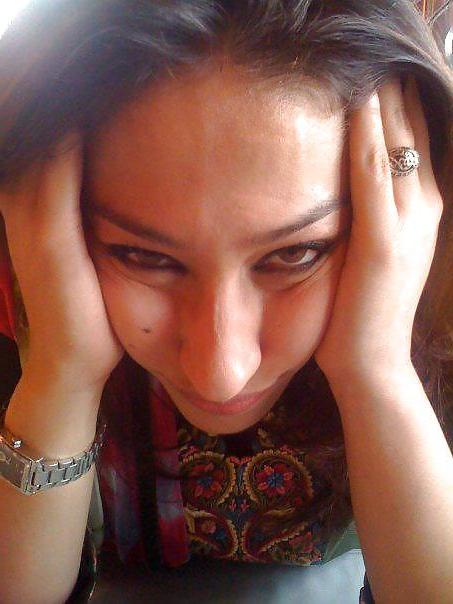 25P VIP Whore in Pakistan Meher Bukhari