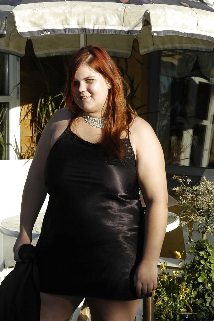 8P Bbw stripping outdoor