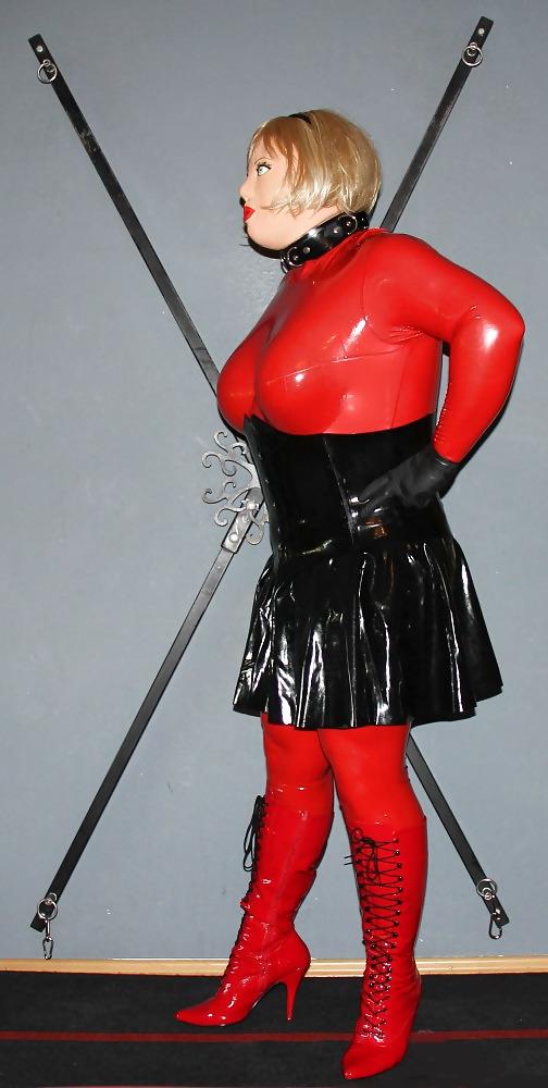 11P Rubberdoll Sabine 4