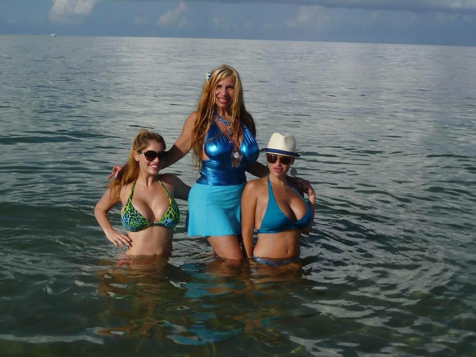 25P Miami MILF! & Daughter! Choose to FUCK!