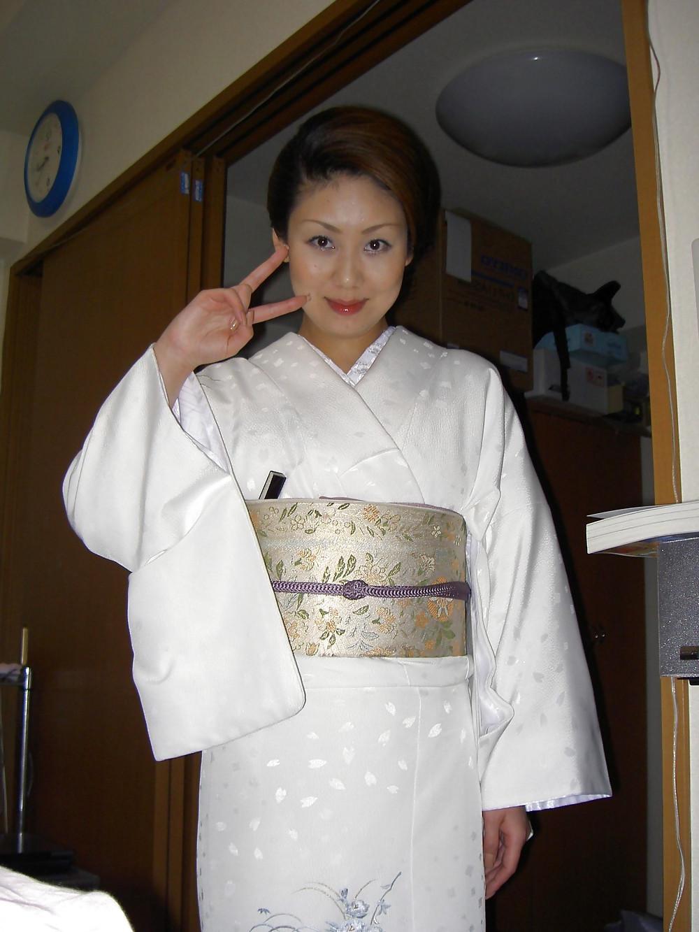 25P Hairy Asian Amateur