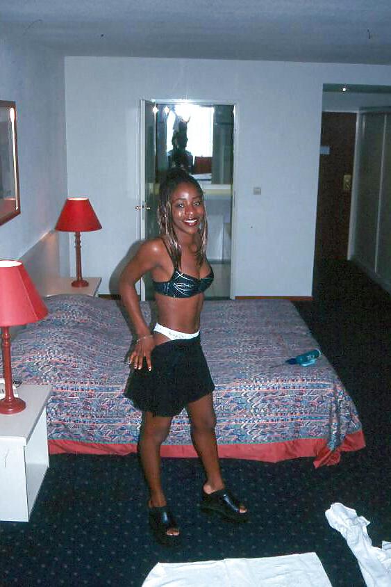 25P EBONY TEENS SO HORNY 3