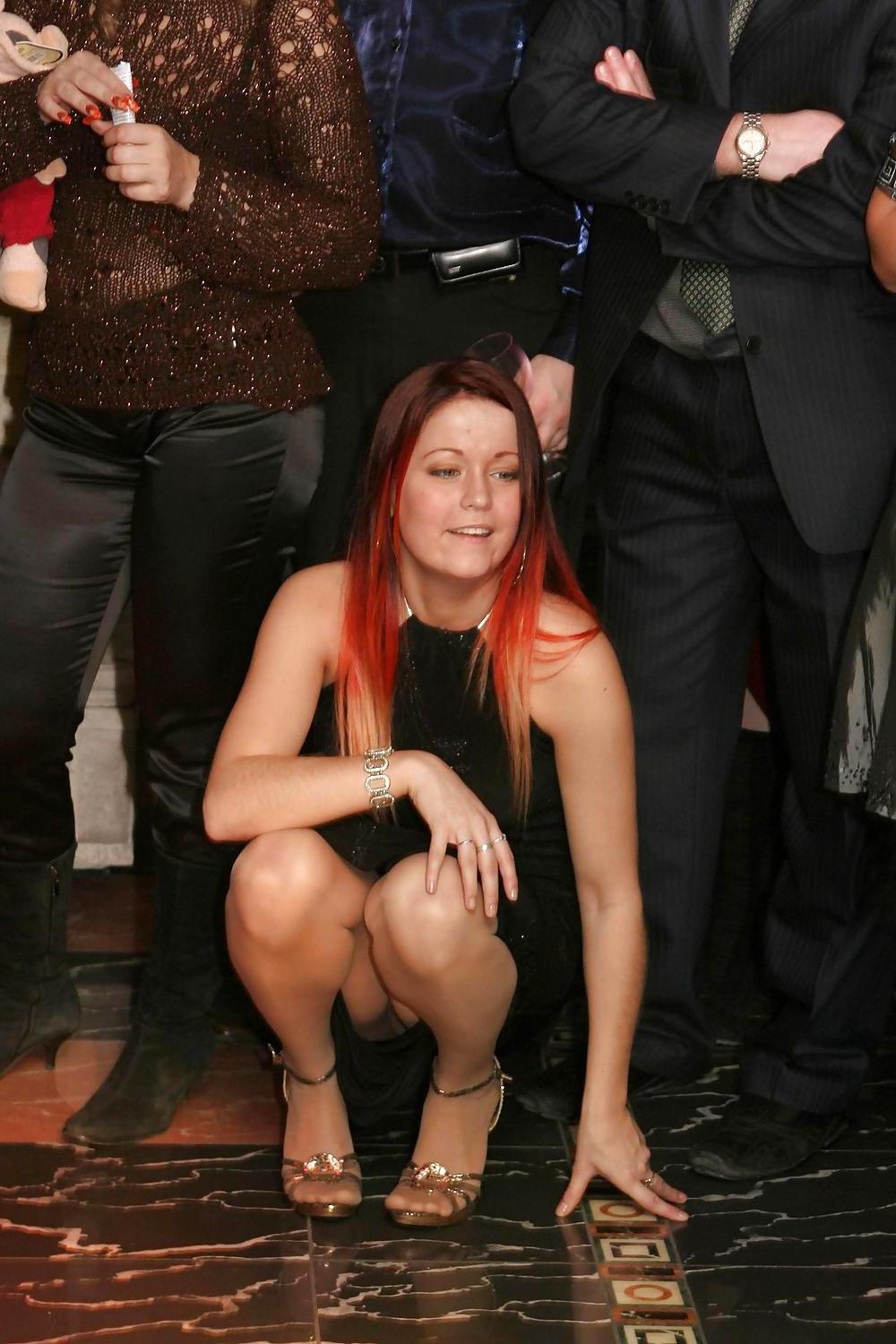 25P Upskirt Squatting 1