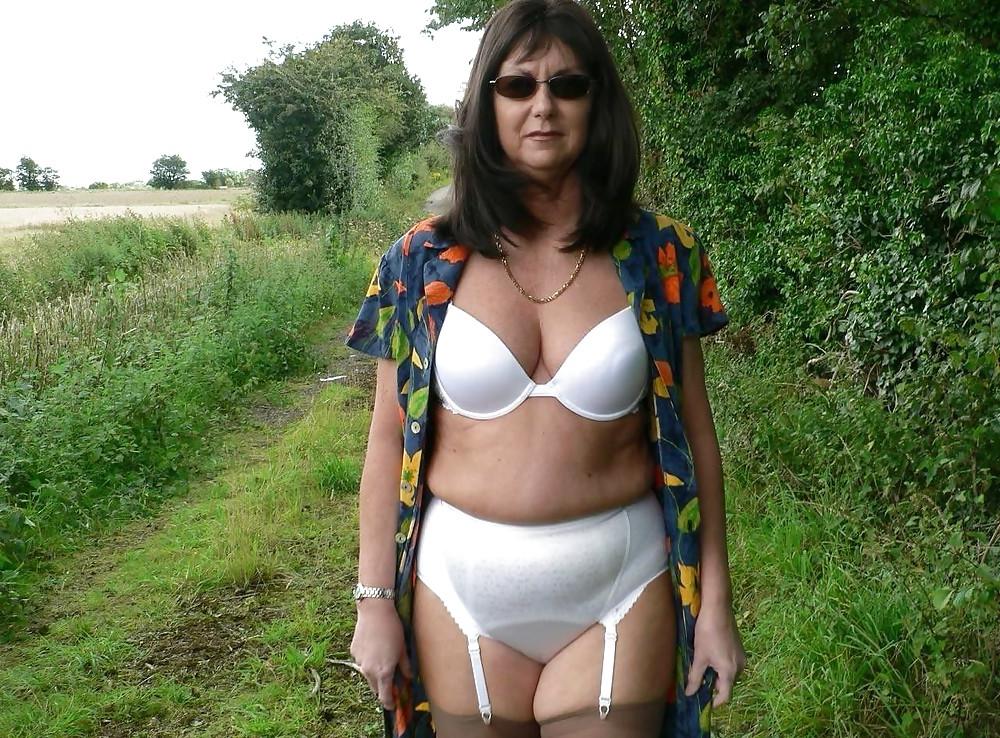 16P Granny in panties