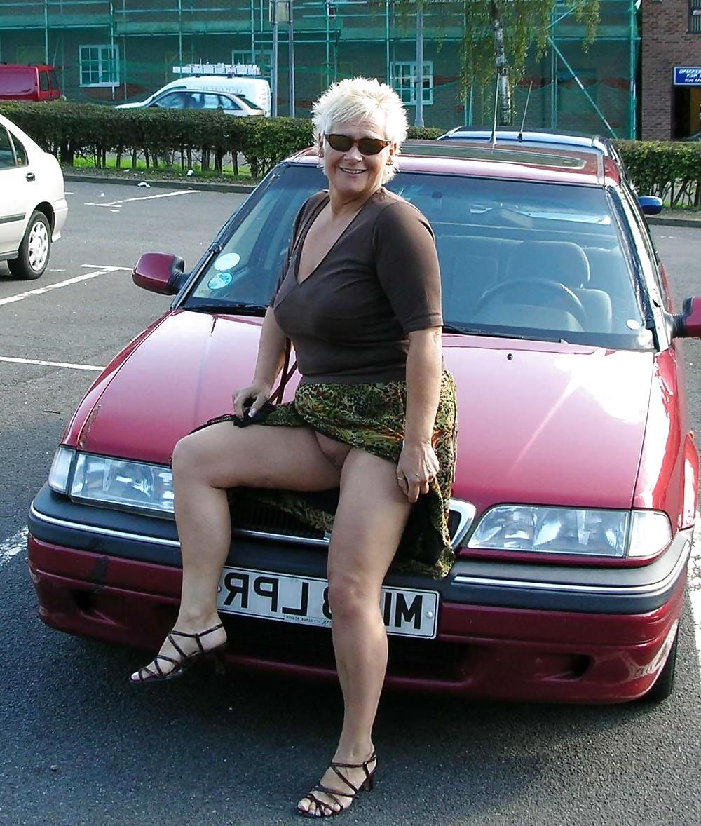 25P Beautiful And Hot Granny