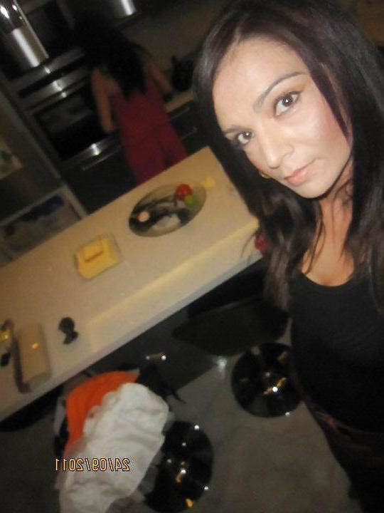25P Greek MILF 