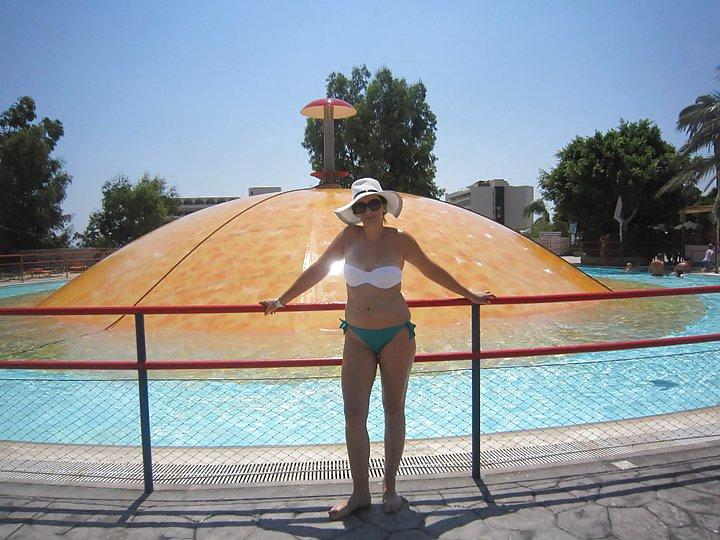 25P Greek MILF 