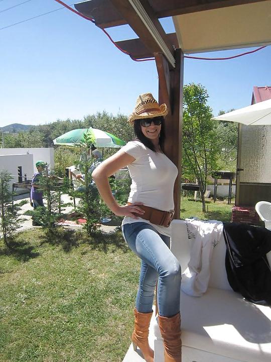 25P Greek MILF 
