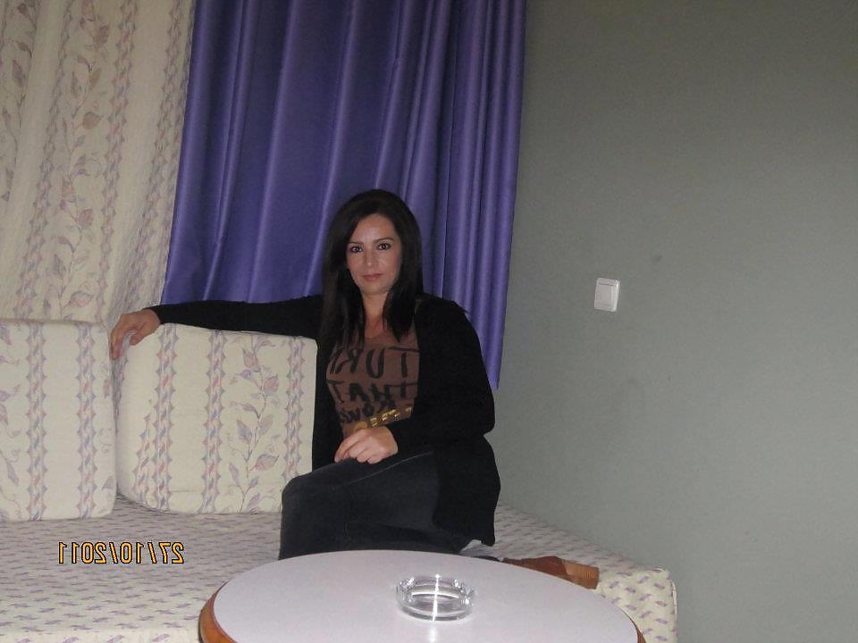 25P Greek MILF 