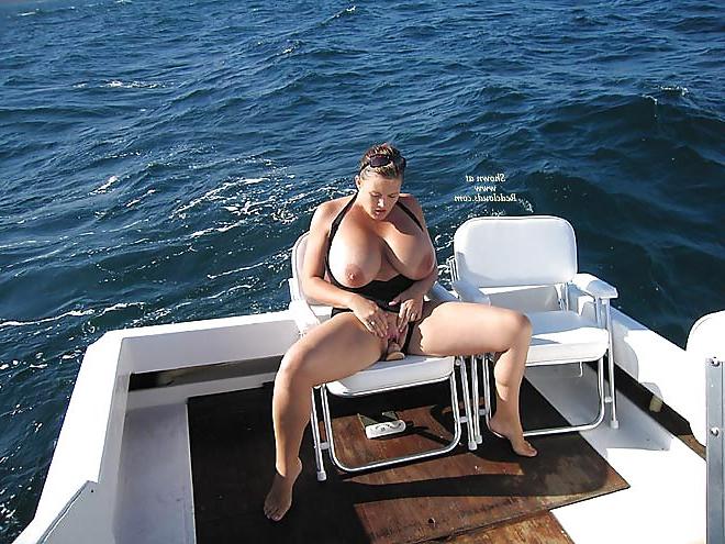 25P Voluptuous MILF Tits and Ass