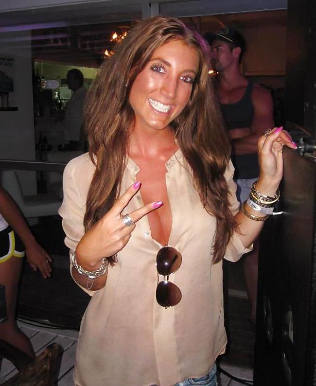 25P How would you fuck this hot babe from facebook?