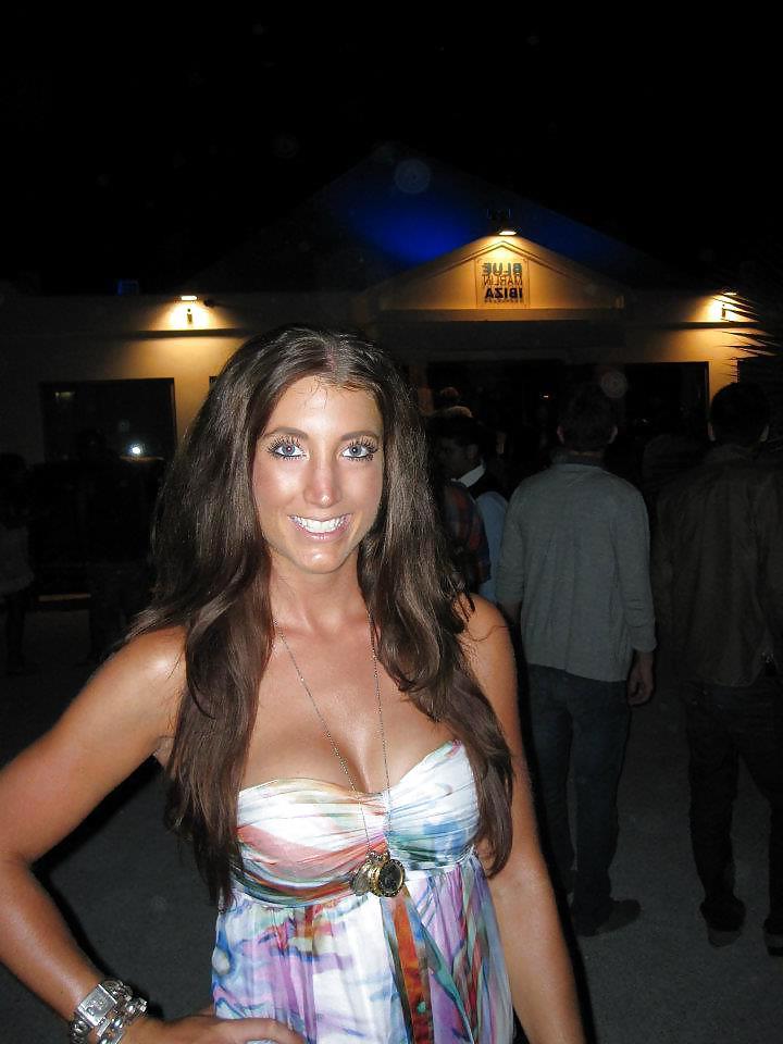 25P How would you fuck this hot babe from facebook?