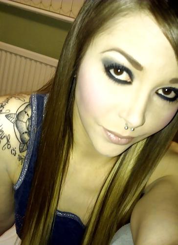 25P Sexy non-nude Loora