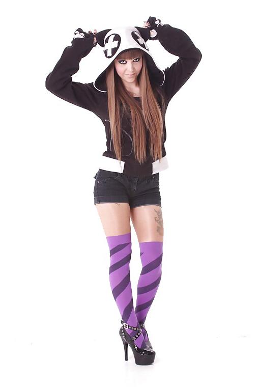 25P Sexy non-nude Loora