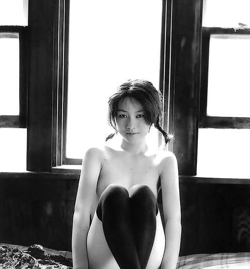 15P Beautiful Asian Girls 3 black & white