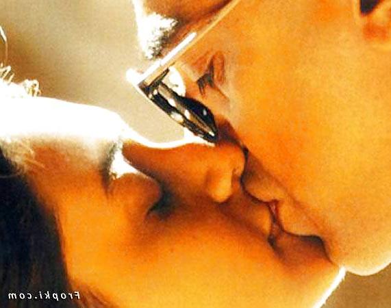 8P Bollywood Lips are Sucked like Vaginas