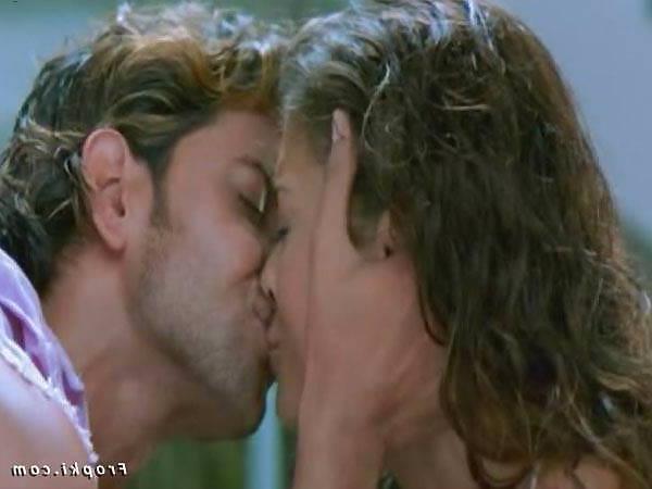 8P Bollywood Lips are Sucked like Vaginas