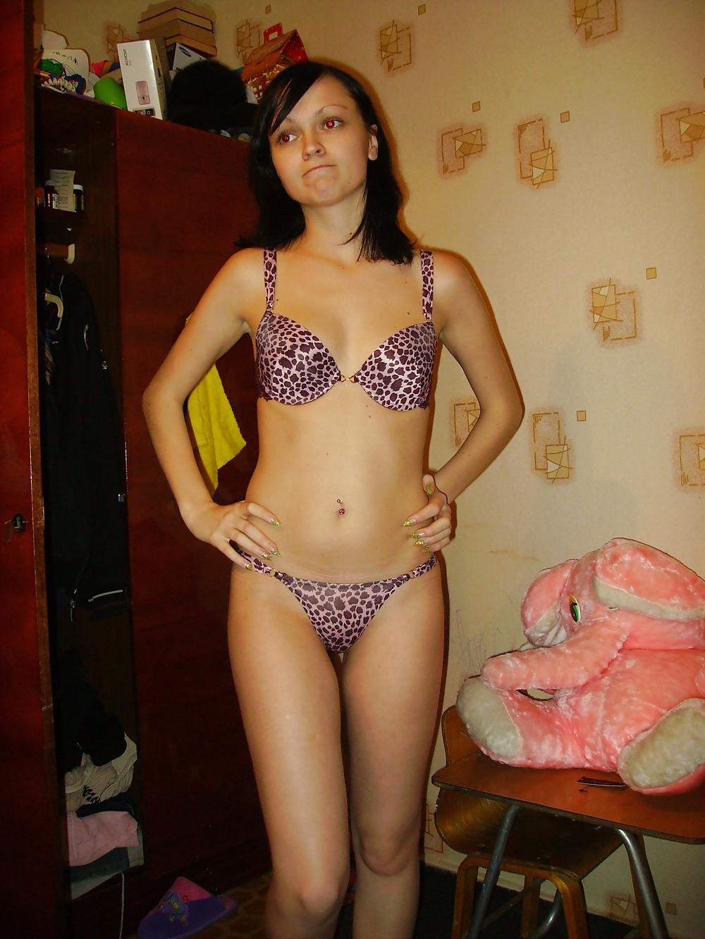 25P Yngr Milf With Nice Nipples