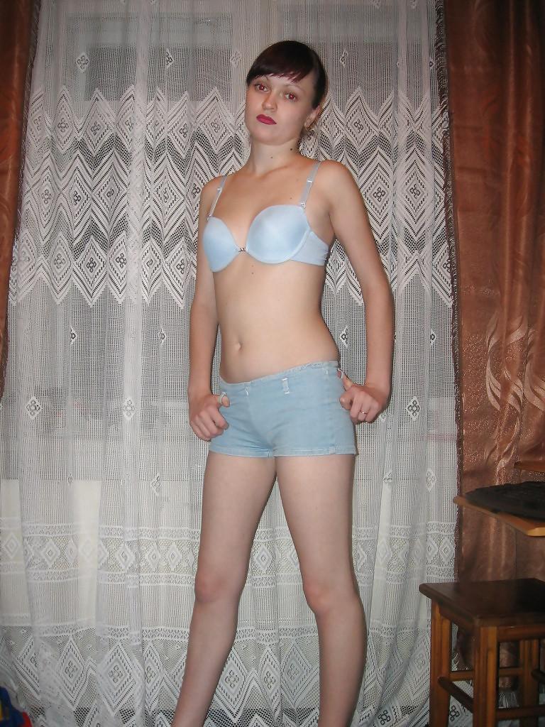 25P Yngr Milf With Nice Nipples