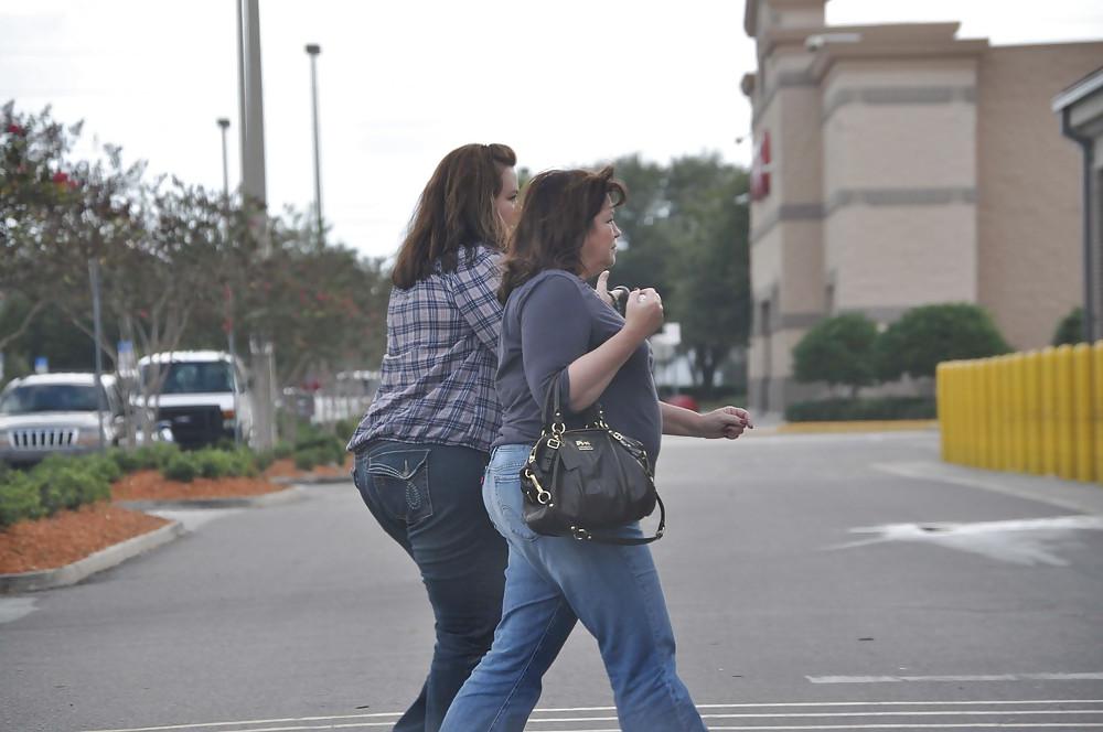 23P Stalking your Mom's Ass (non-nude)