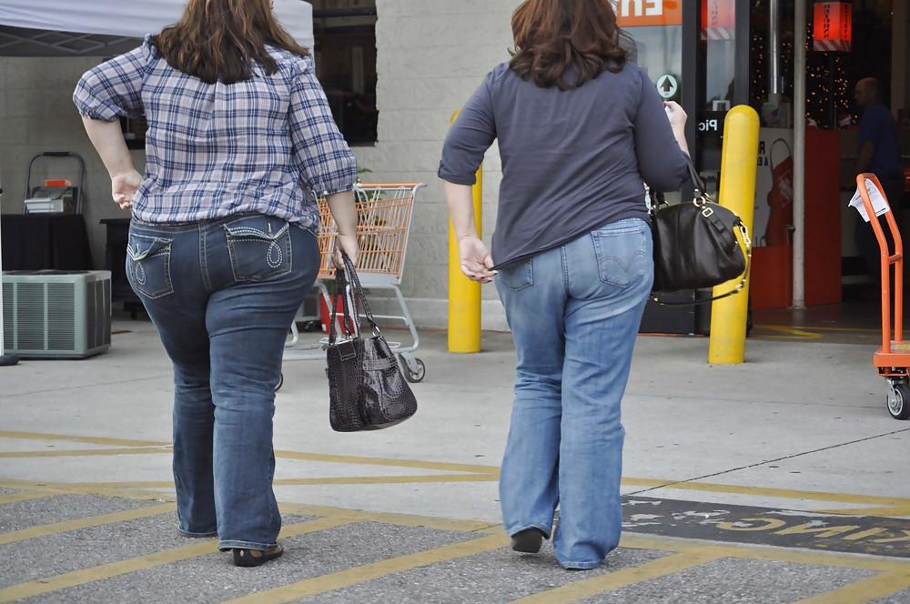 23P Stalking your Mom's Ass (non-nude)