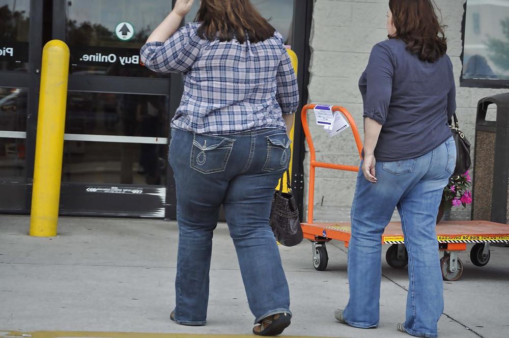 23P Stalking your Mom's Ass (non-nude)