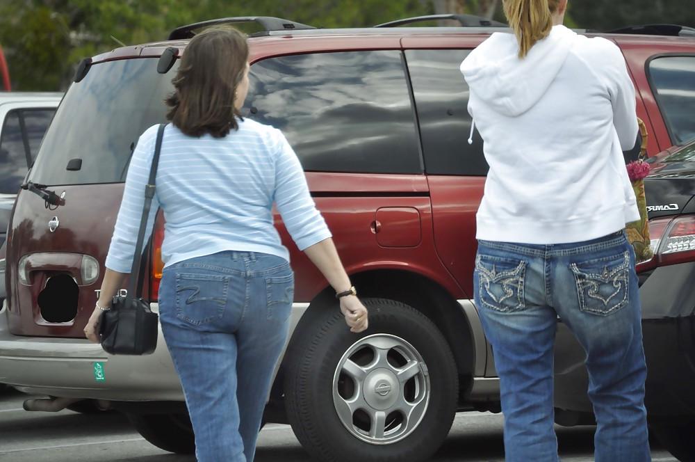 23P Stalking your Mom's Ass (non-nude)