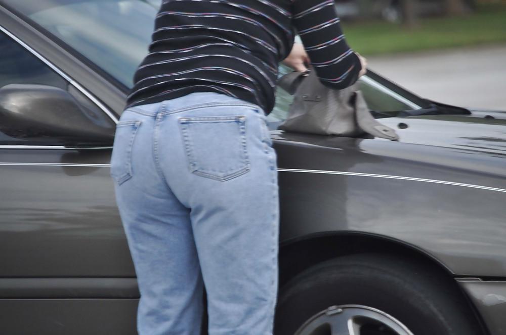 23P Stalking your Mom's Ass (non-nude)