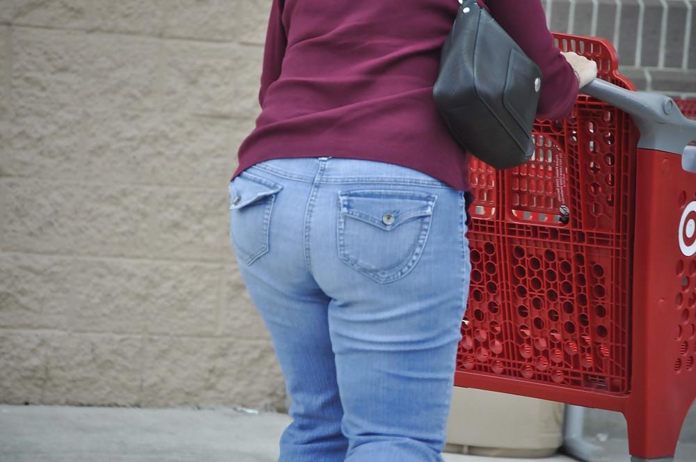 23P Stalking your Mom's Ass (non-nude)
