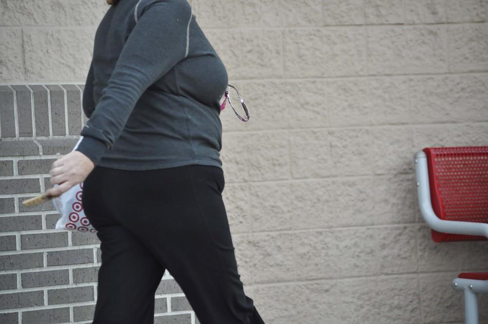 23P Stalking your Mom's Ass (non-nude)