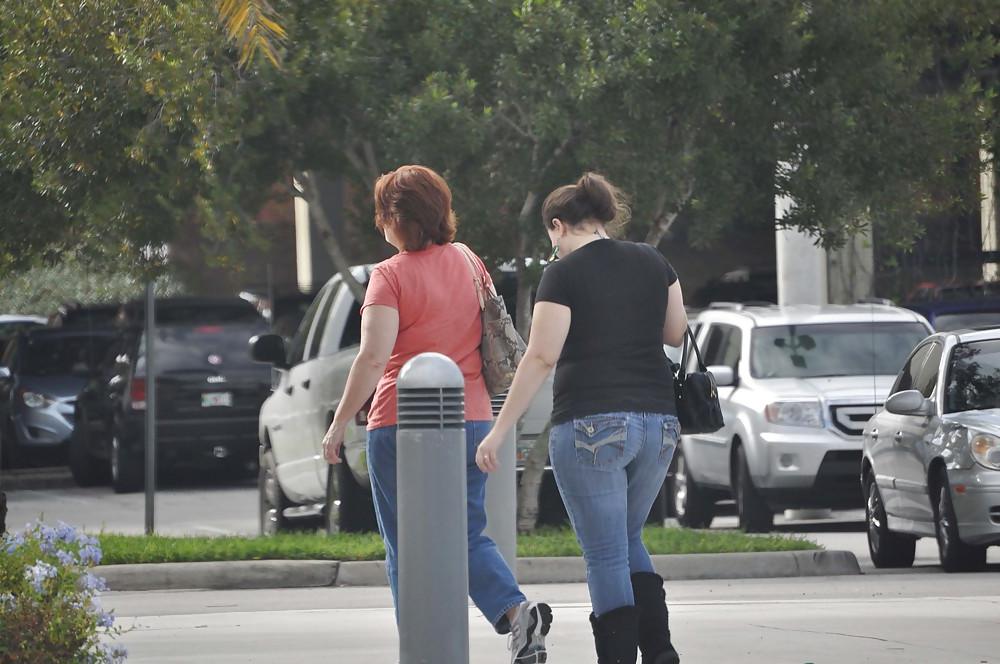 23P Stalking your Mom's Ass (non-nude)