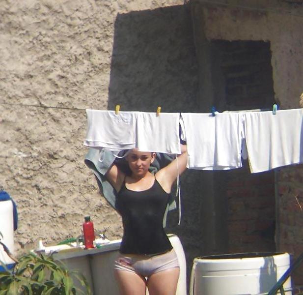 5P Spying on the neighbour daughter Colombia
