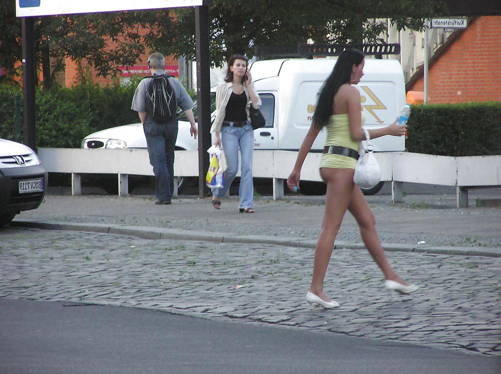 25P Real Street Hookers