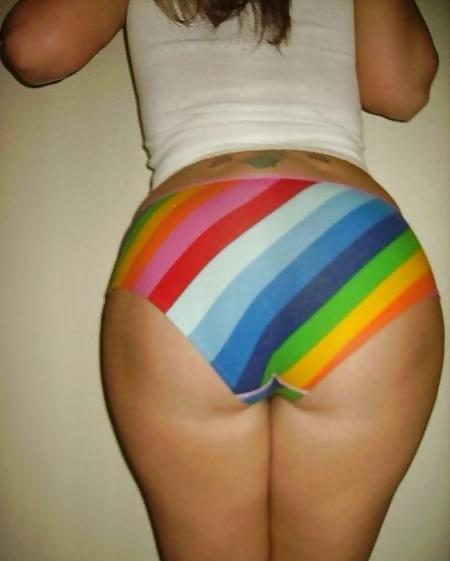 20P Nice Bubble Butt Redhead
