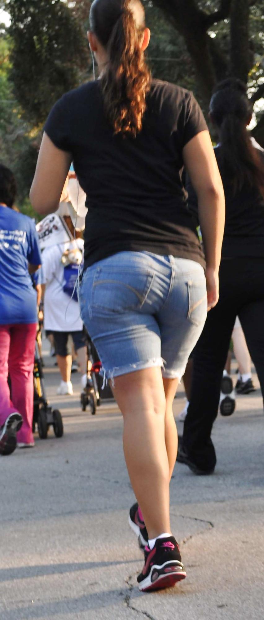4P Chubby Bubble Butt Walking for Charity