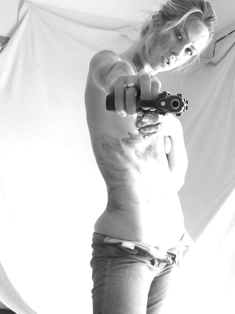 25P Girls with guns