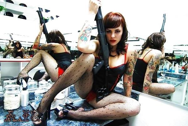 25P Girls with guns