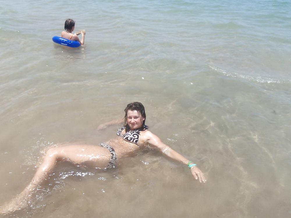 25P Sexy GF Vacation Photos 