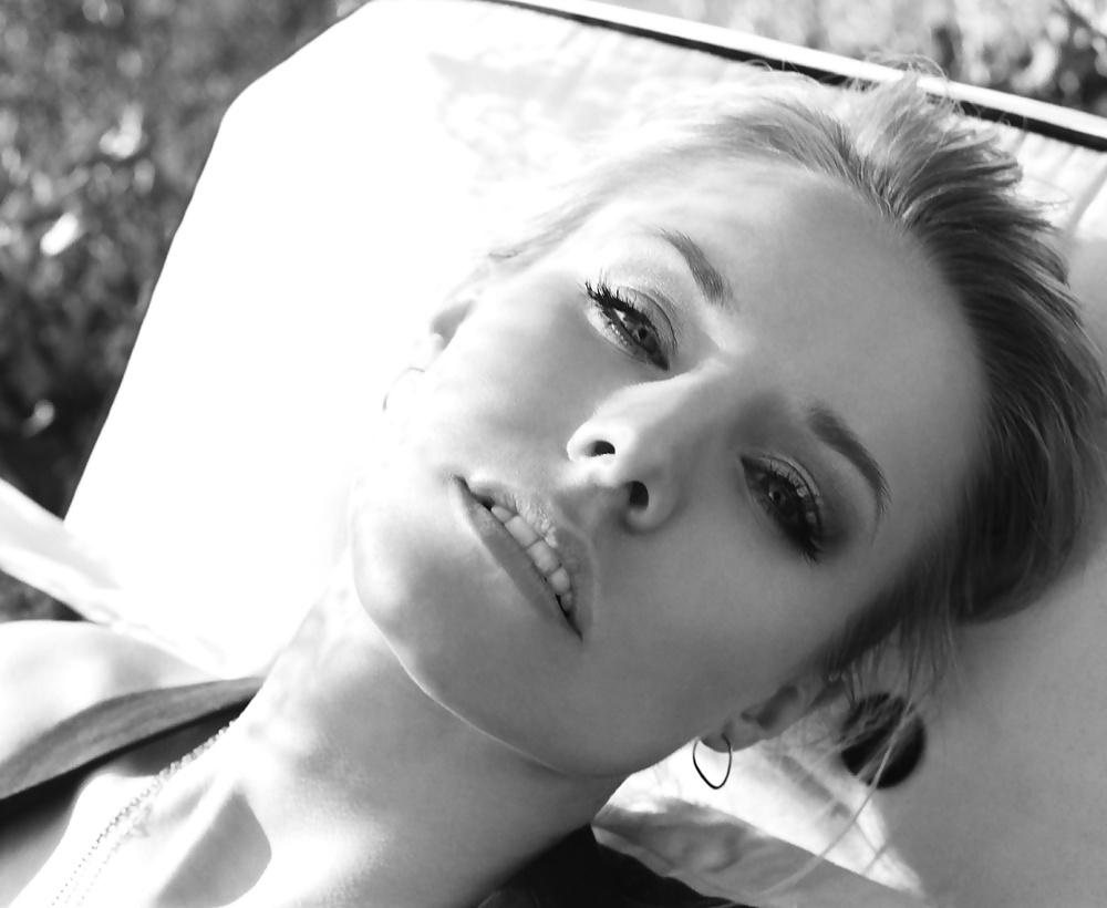25P Kristen Bell (HQ)