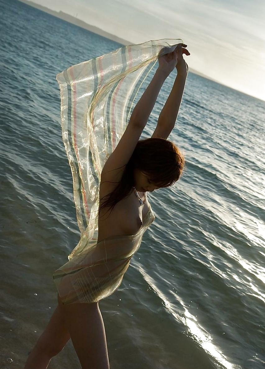 25P Asiatische Strandbabes