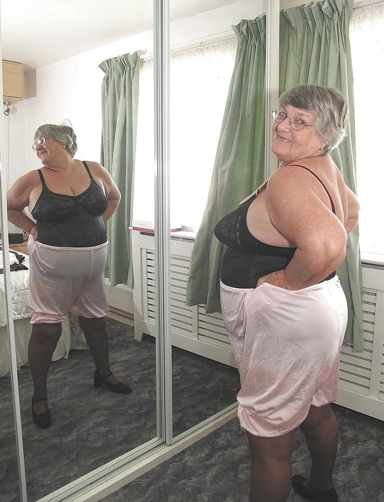 25P Granny in panties