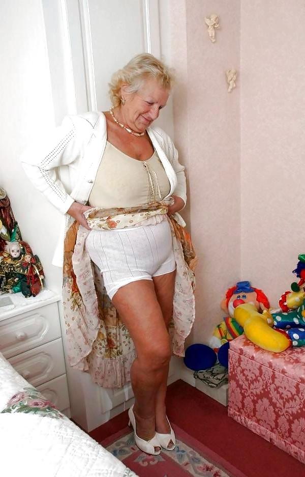 25P Granny in panties