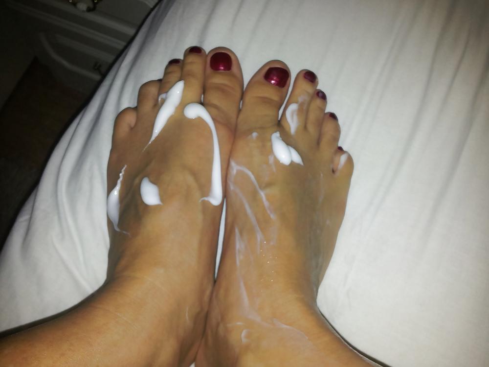 6P Wish this was cum i was rubbing into my feet